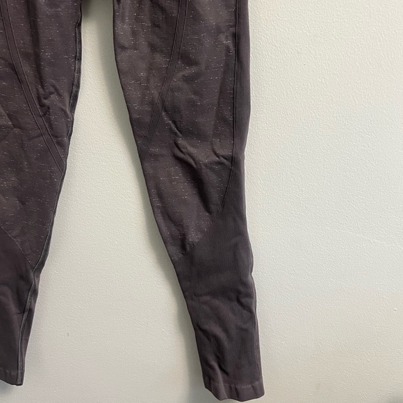 Lululemon Free to Flow Tight Leggings Magnum/White - Picture 5 of 11